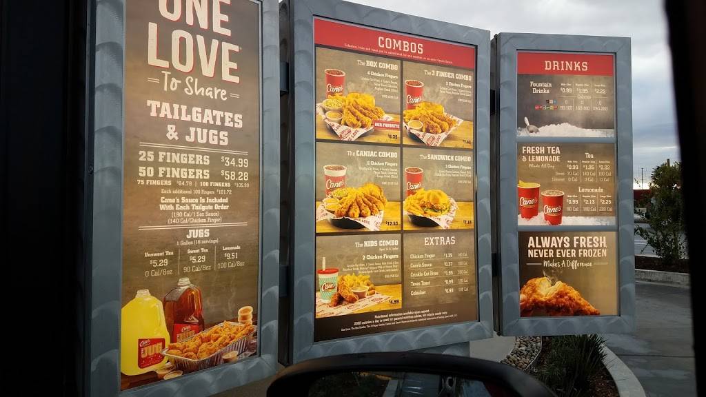 Raising Canes Chicken Fingers | meal takeaway | 3224 Coffee Rd, Bakersfield, CA 93308, USA | 6615891888 OR +1 661-589-1888