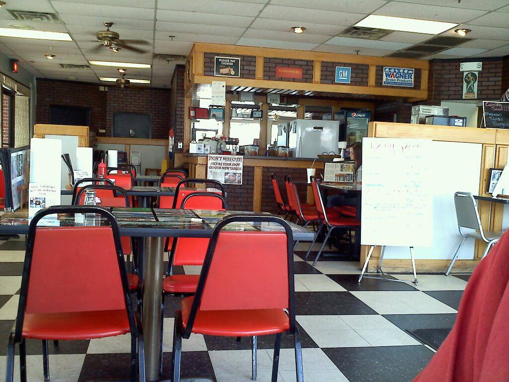 Rons Hamburgers & Chili | restaurant | 351 N Air Depot Blvd, Midwest City, OK 73110, USA | 4057337667 OR +1 405-733-7667