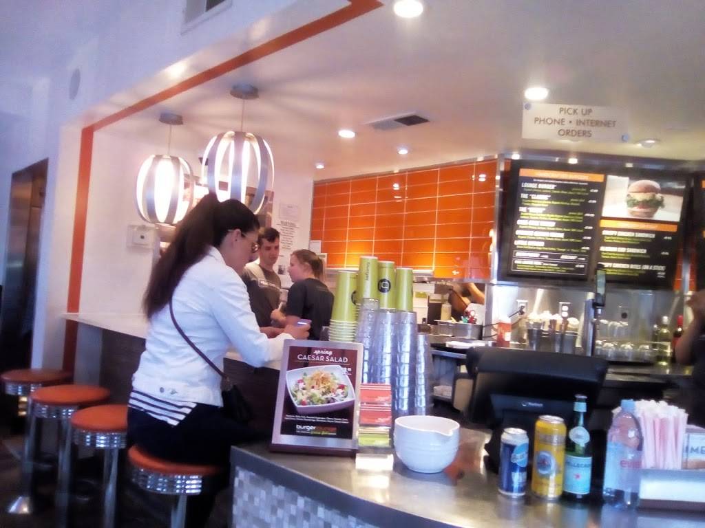 Burger Lounge | meal takeaway | 1101 Wall St, La Jolla, CA 92037, USA | 8584560196 OR +1 858-456-0196