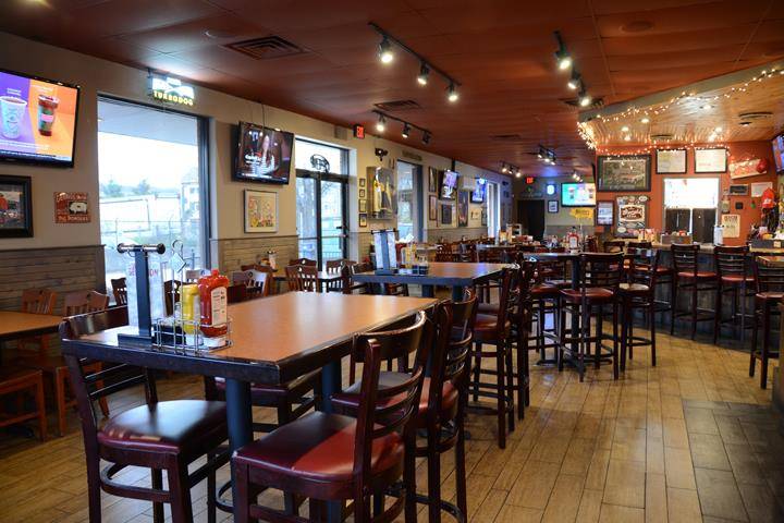 Corner Pub - Franklin | restaurant | 1916 Columbia Ave #3922, Franklin, TN 37064, USA | 6155957447 OR +1 615-595-7447