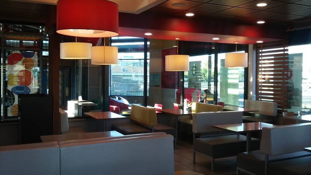 McDonalds | cafe | 2535 Watt Ave, Sacramento, CA 95821, USA | 9169710244 OR +1 916-971-0244