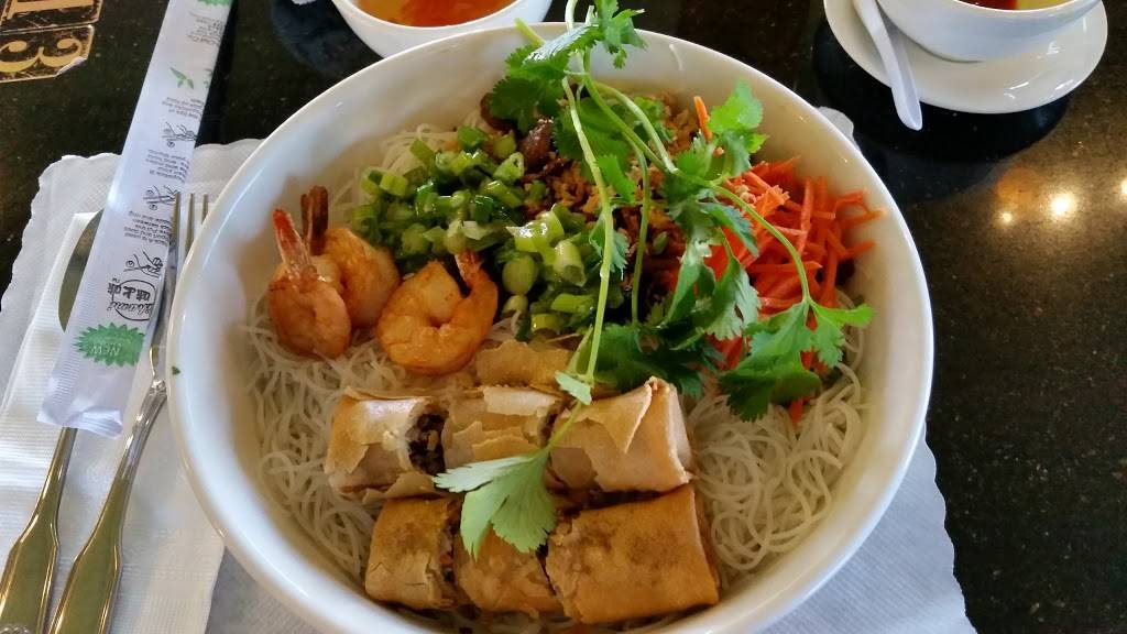 Pho Country | restaurant | 2495 N Carson St, Carson City, NV 89706, USA | 7758820200 OR +1 775-882-0200