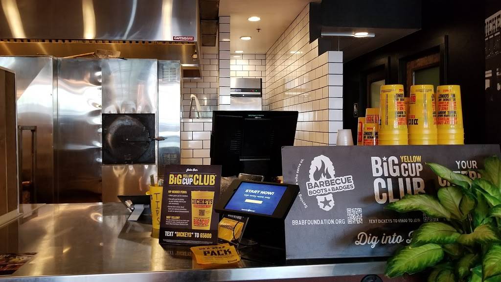 Dickeys Barbecue Pit | restaurant | 14884 N Pima Rd Suite 103, Scottsdale, AZ 85260, USA | 6024673926 OR +1 602-467-3926