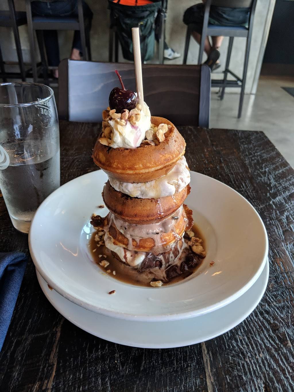 Breakside Brewery - NW Slabtown | restaurant | 1570 NW 22nd Ave, Portland, OR 97210, USA | 5034447597 OR +1 503-444-7597