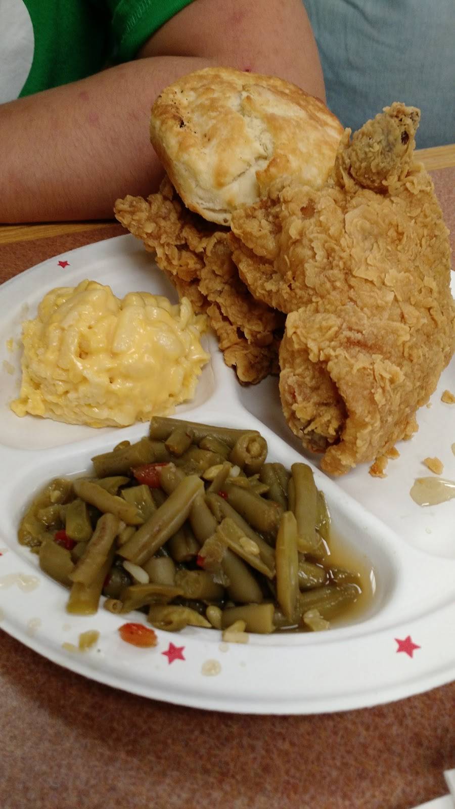 Bojangles Famous Chicken n Biscuits | restaurant | 976 Bells Hwy, Walterboro, SC 29488, USA | 8437823660 OR +1 843-782-3660