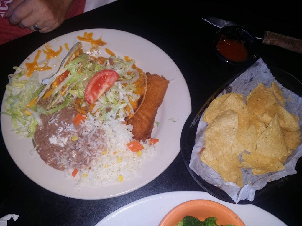 Mariscos El Rincon Bar & Grill | restaurant | 300 N Pinkerton St, Athens, TX 75751, USA | 9032641010 OR +1 903-264-1010