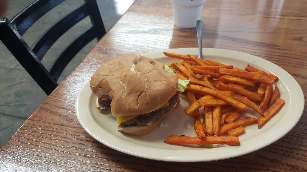 Dawns Deli | restaurant | 131 TN-20, Summertown, TN 38483, USA | 9319644030 OR +1 931-964-4030