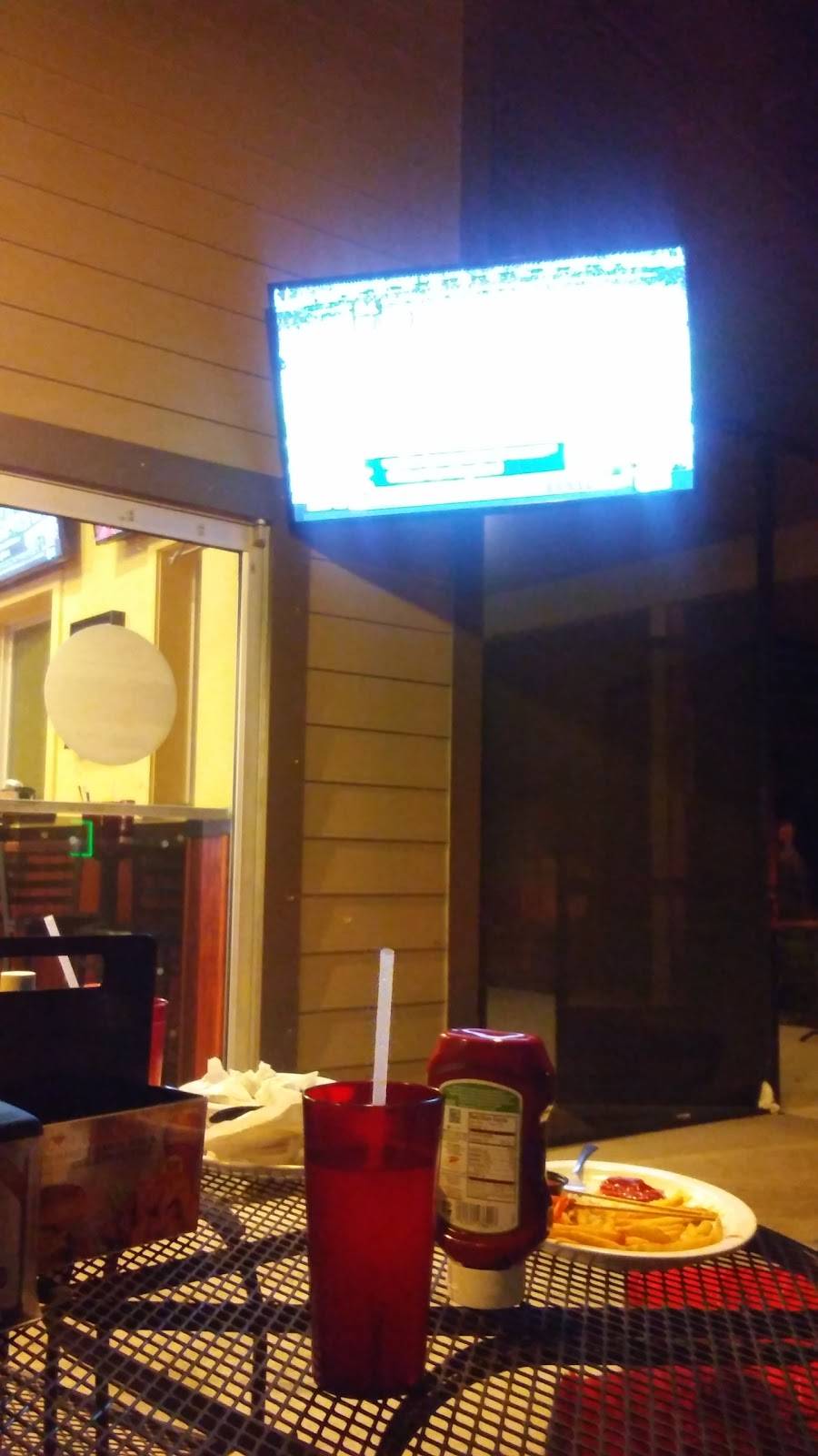 Beef O Bradys | restaurant | 7050 NW 140th St, Chiefland, FL 32626, USA | 3524939664 OR +1 352-493-9664