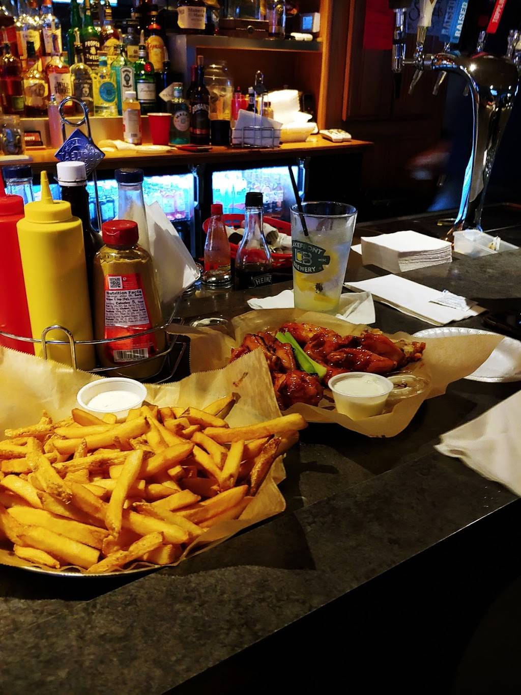 Bougeys Bar & Grill | restaurant | 16760 W Greenfield Ave, Brookfield, WI 53005, USA | 2627844092 OR +1 262-784-4092