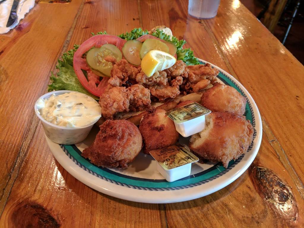 Steamer Oyster & Steakhouse | restaurant | 168 Sea Island Pkwy, Beaufort, SC 29907, USA | 8435220210 OR +1 843-522-0210