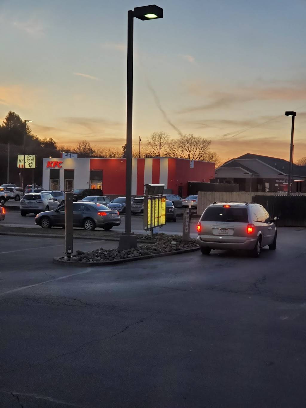 KFC | restaurant | 218 New Castle Rd, Butler, PA 16001, USA | 7242564076 OR +1 724-256-4076