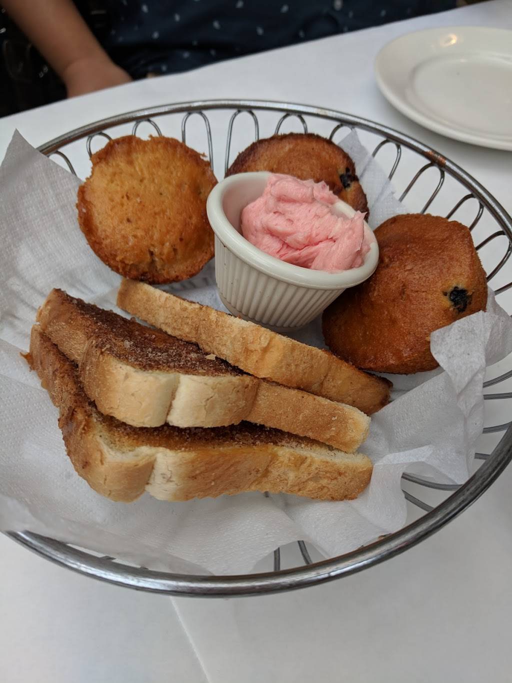 Hi Life Bar & Grill | restaurant | 477 Amsterdam Ave, New York, NY 10024, USA | 2127877199 OR +1 212-787-7199