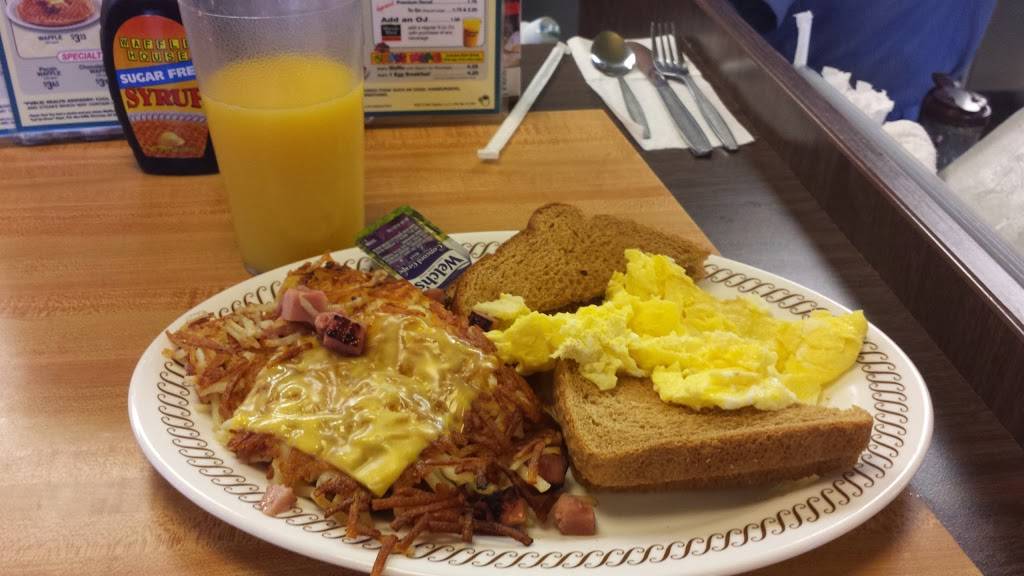 Waffle House | meal takeaway | 11121 Fremont Pike, Perrysburg, OH 43551, USA | 5673775251 OR +1 567-377-5251