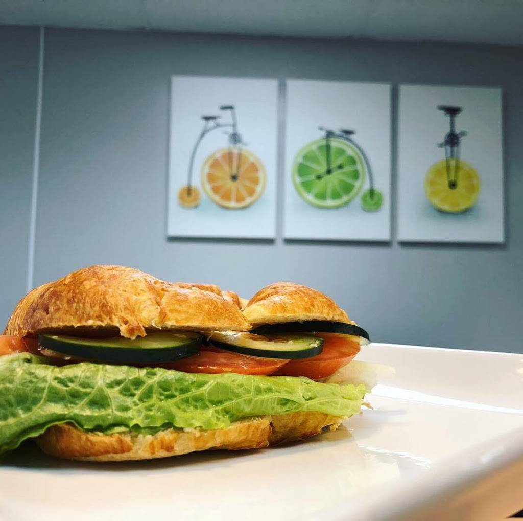 BLENDERS juice bar | cafe | 600-2 W Hallandale Beach Blvd, Hallandale Beach, FL 33009, USA | 9548125233 OR +1 954-812-5233