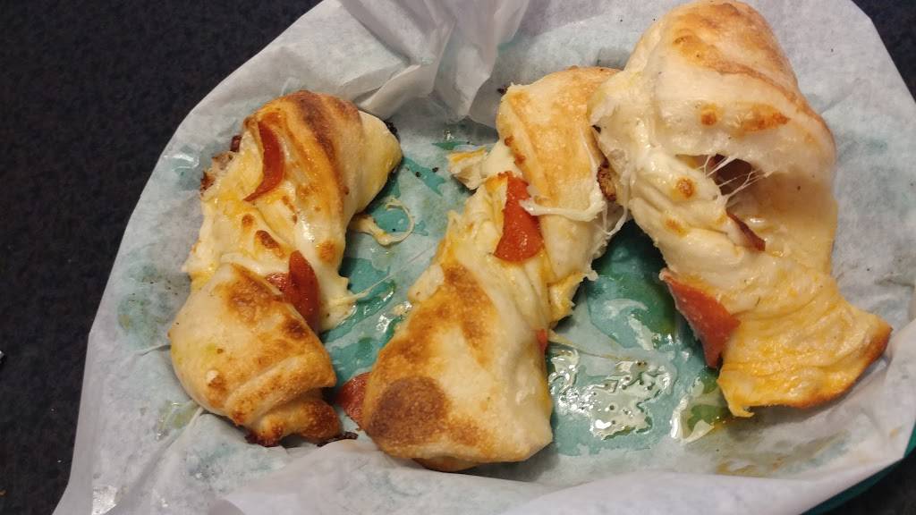 Zitos Pizza | restaurant | 5572 E Santa Ana Canyon Rd, Anaheim, CA 92807, USA | 7149982000 OR +1 714-998-2000