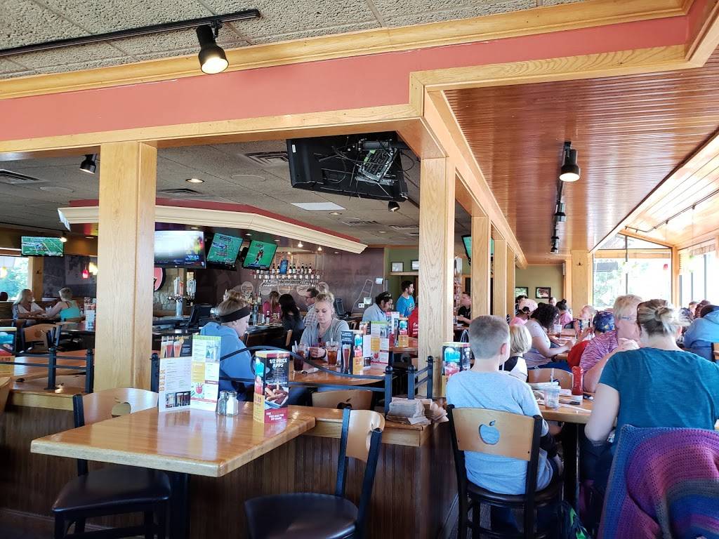 Applebees Grill + Bar | restaurant | 6845 E State St, Rockford, IL 61108, USA | 8152268818 OR +1 815-226-8818