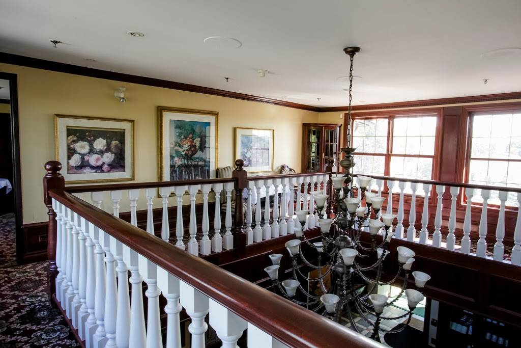 Terrace On The Green | restaurant | 8672 Mississauga Rd, Brampton, ON L6Y 0C4, Canada | 9054594447 OR +1 905-459-4447