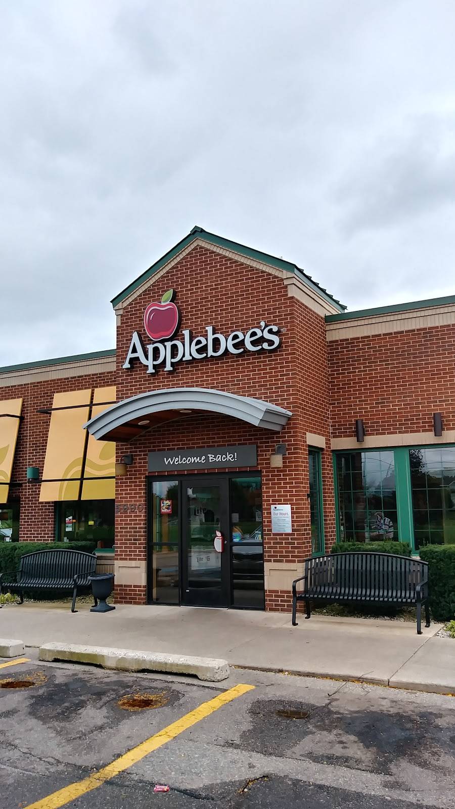 Applebees Grill + Bar | restaurant | 5990 Gull Rd, Kalamazoo, MI 49048, USA | 2693432192 OR +1 269-343-2192