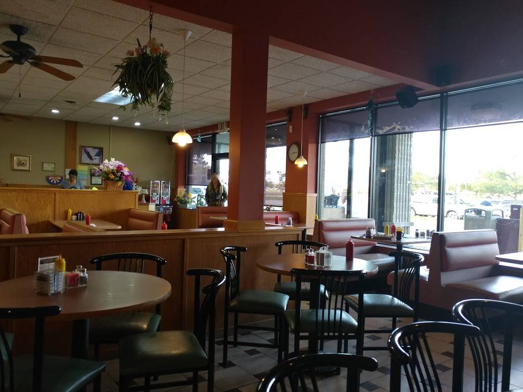 Johns Country Kitchen | restaurant | 1829 S Cedar St, Imlay City, MI 48444, USA | 8107242822 OR +1 810-724-2822