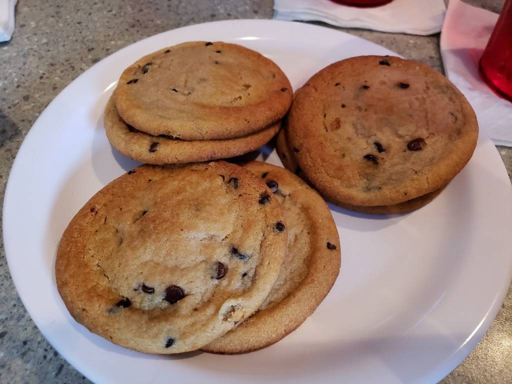 THE GRILLE AT CITY CENTRE | restaurant | 700 E Adams St, Springfield, IL 62701, USA | 2173315199 OR +1 217-331-5199