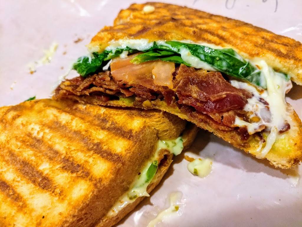 Harvest Moon Deli | restaurant | 26 Main St Suite 4, Newport, ME 04953, USA | 2073683354 OR +1 207-368-3354