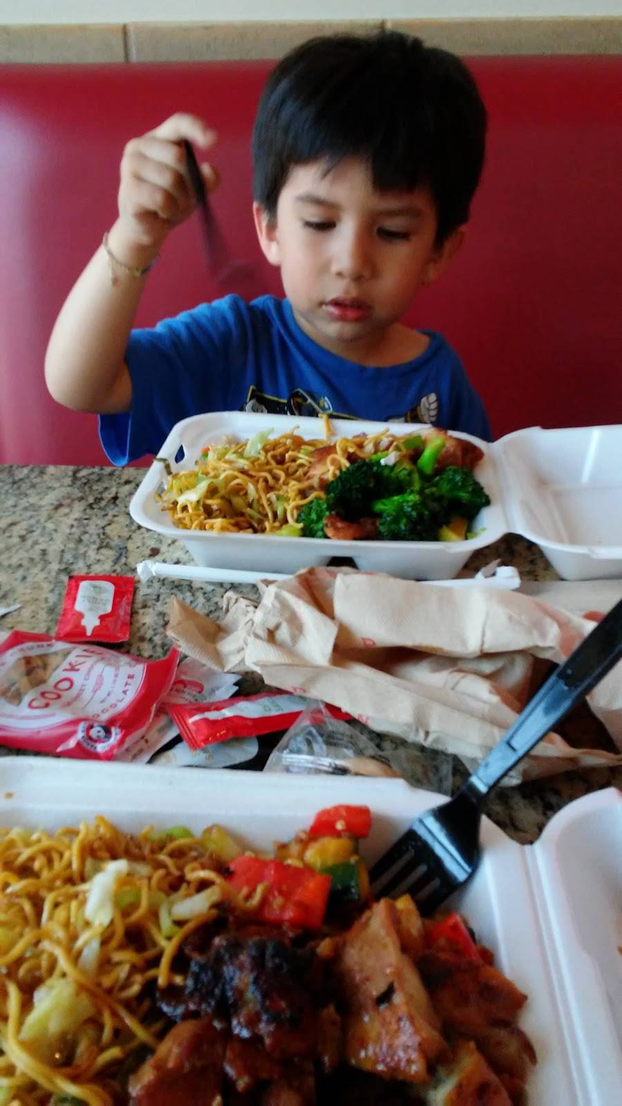 Panda Express | meal takeaway | 23746 Newhall Ave, Santa Clarita, CA 91321, USA | 6612881060 OR +1 661-288-1060