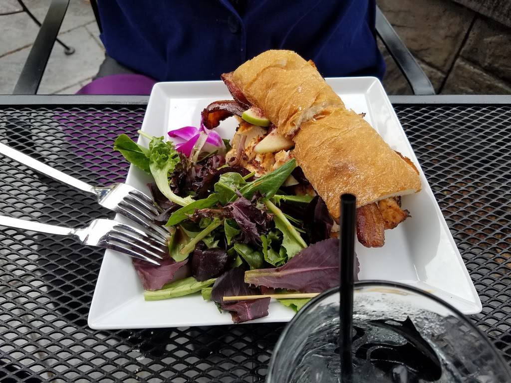 Black Cat Bistro | restaurant | 115 Albert St, East Lansing, MI 48823, USA | 5175803821 OR +1 517-580-3821