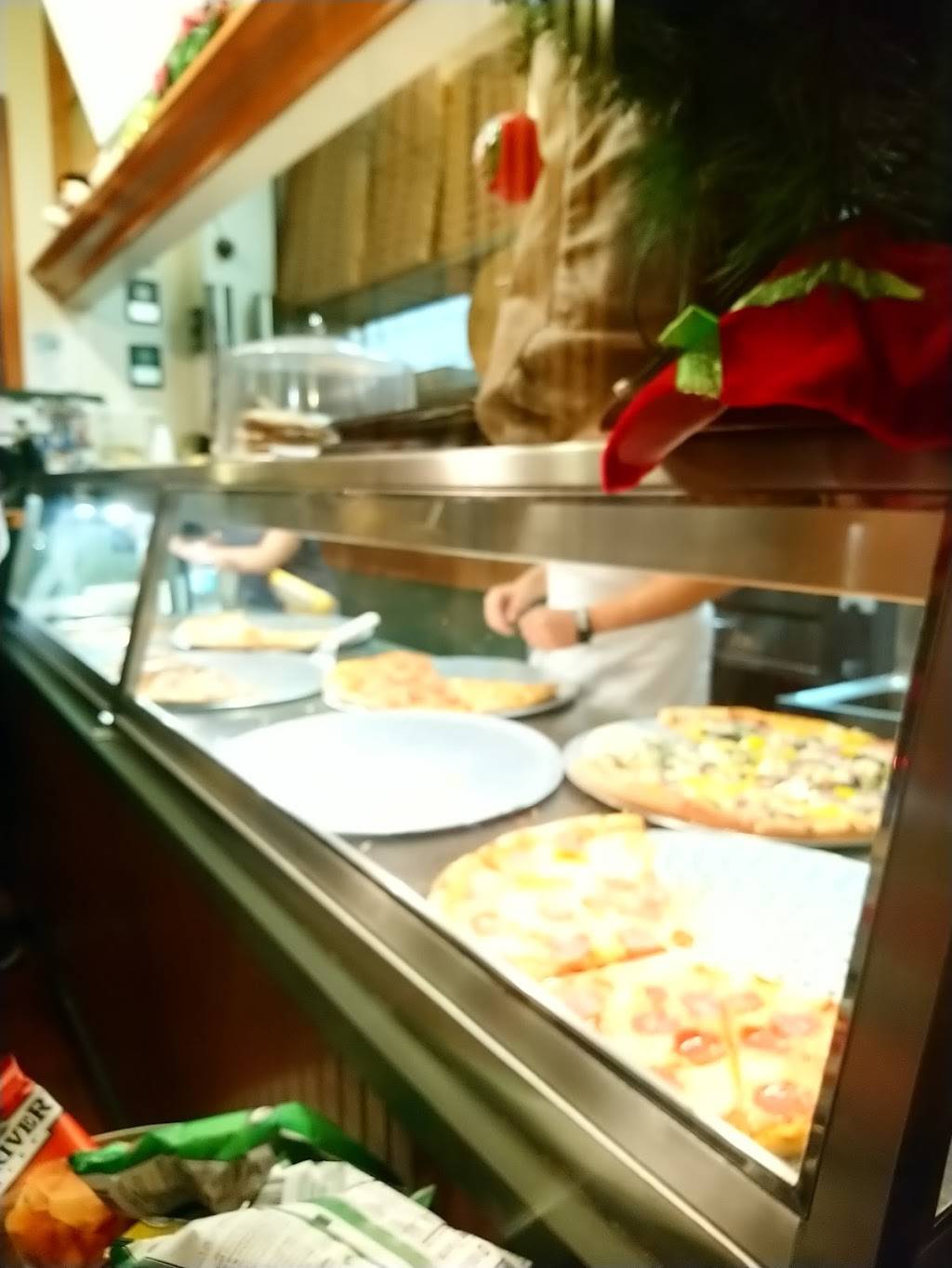 Upper Crust Pizza | meal delivery | 606 Market St # 160, Kissimmee, FL 34747, USA | 4075661221 OR +1 407-566-1221