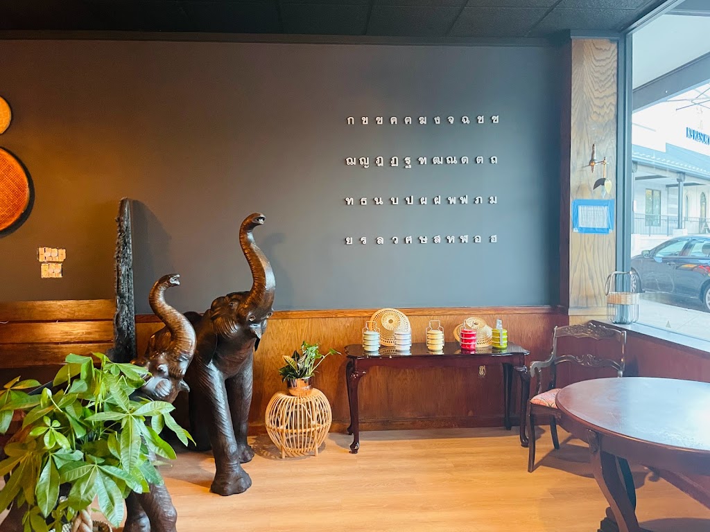 Tuk Tuk Thai Kitchen | restaurant | 309 Lancaster Ave Suite A6, Malvern, PA 19355, USA | 6102409930 OR +1 610-240-9930