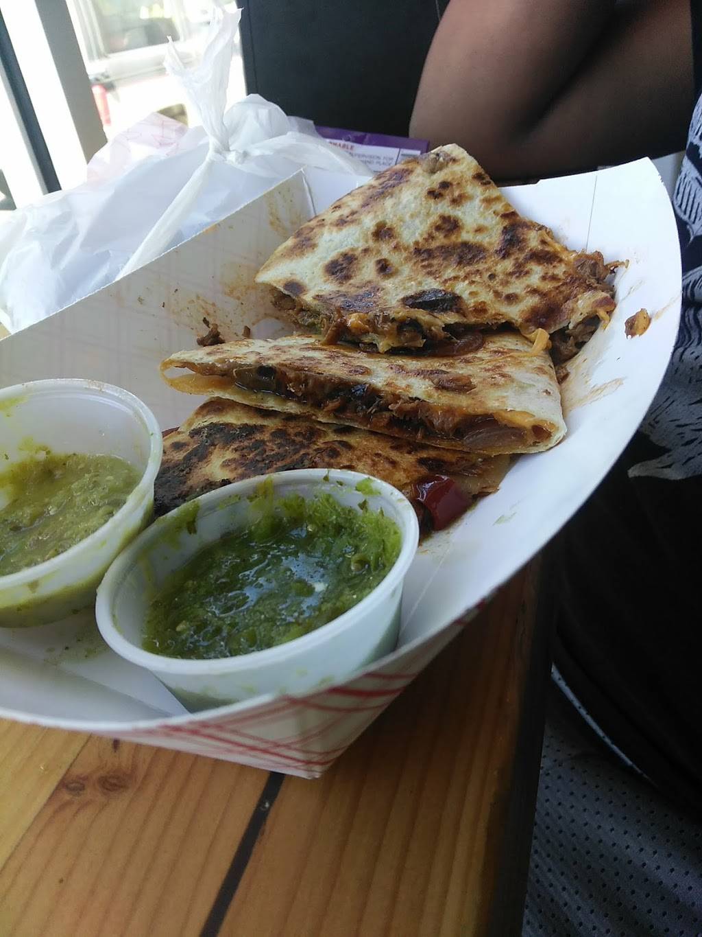 Quesadilla Gorilla | restaurant | 608 E Weldon Ave, Fresno, CA 93704, USA | 5594127468 OR +1 559-412-7468