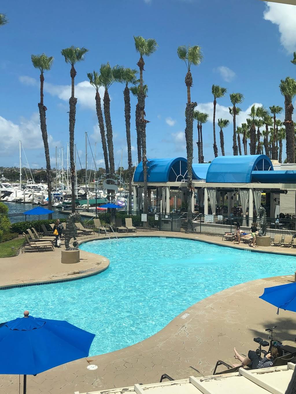 Quinn’s Ale House | restaurant | 1380 Harbor Island Dr, San Diego, CA 92101, USA | 6196922344 OR +1 619-692-2344