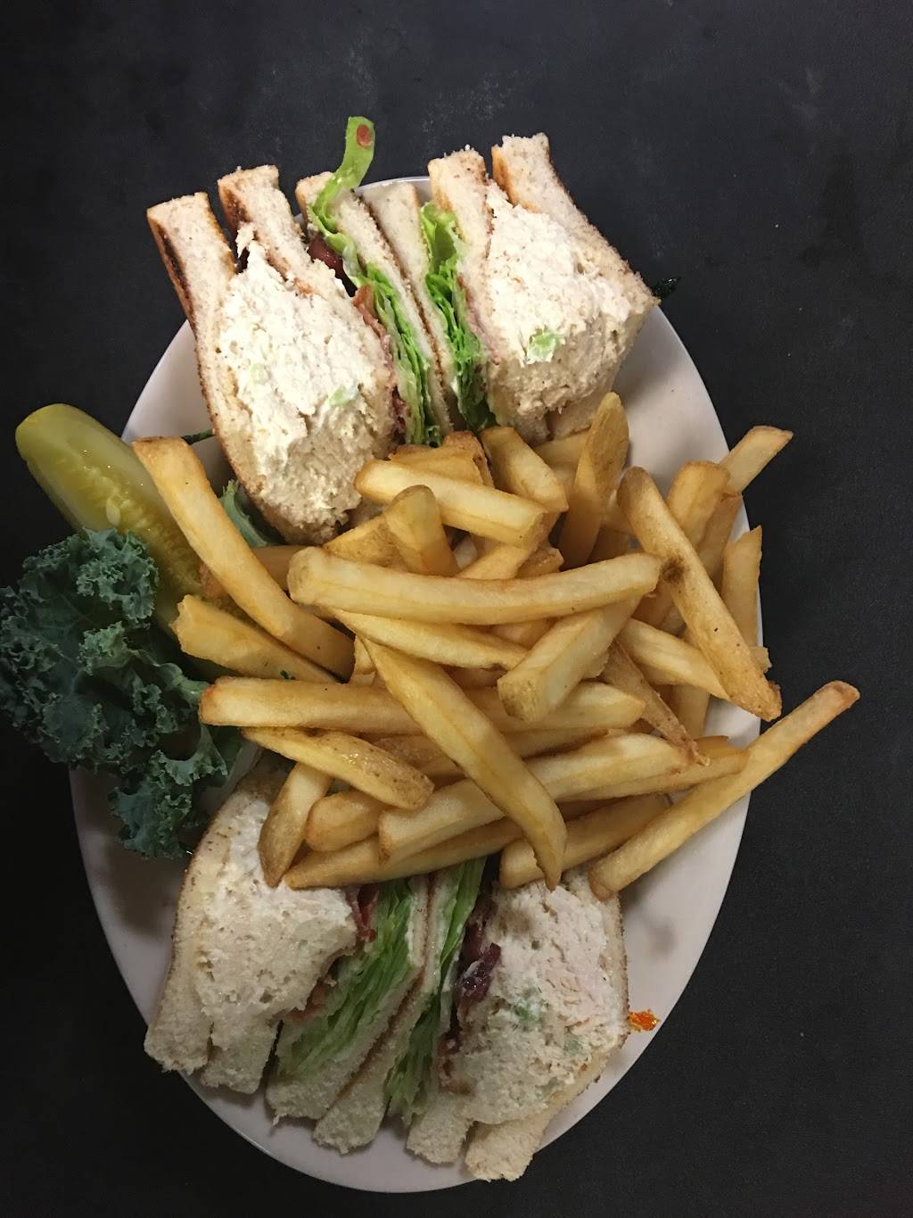 Westcott House | restaurant | 49 Providence St, West Warwick, RI 02893, USA | 4018235510 OR +1 401-823-5510