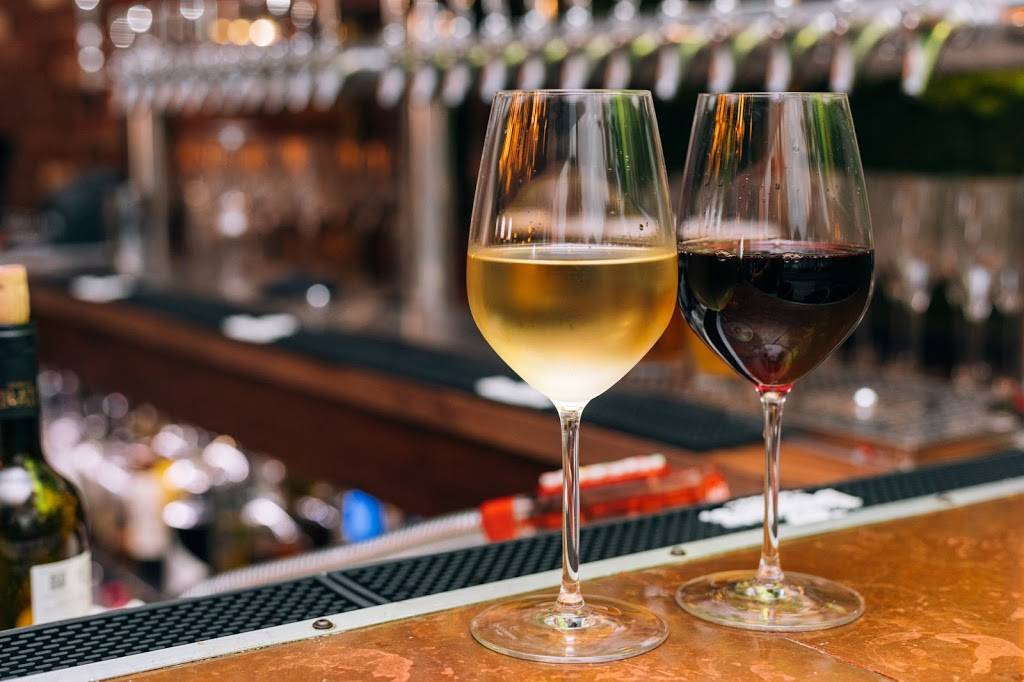 Brick + Mortar | meal takeaway | 7425 Broadway St, Kansas City, MO 64114, USA | 8165757688 OR +1 816-575-7688