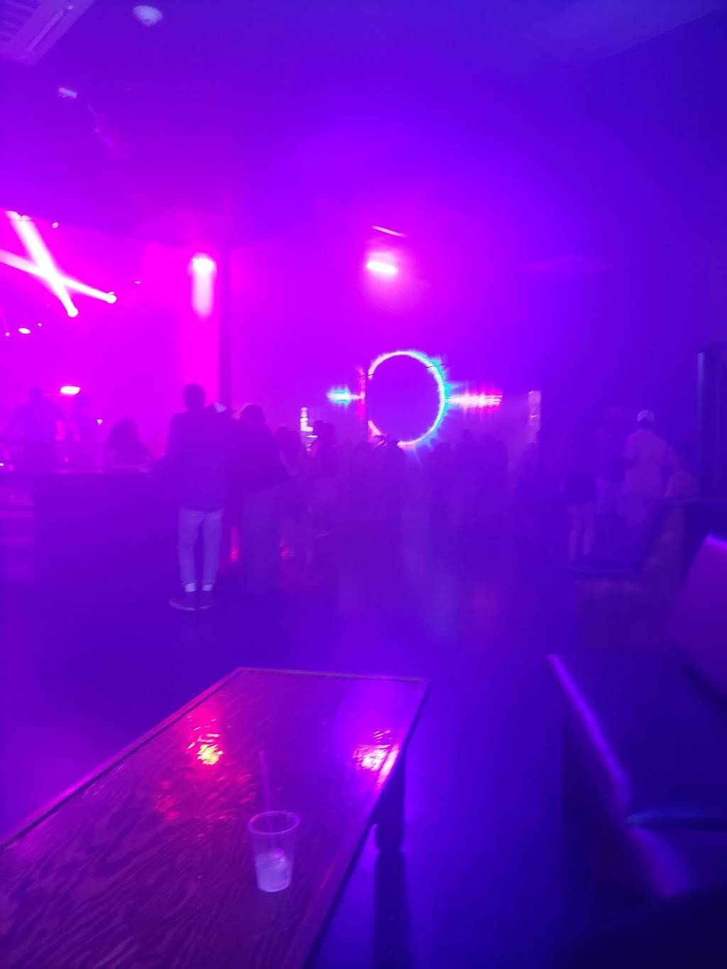 Saluki Bar N Grill | restaurant | 760 E Grand Ave, Carbondale, IL 62901, USA | 6185295494 OR +1 618-529-5494