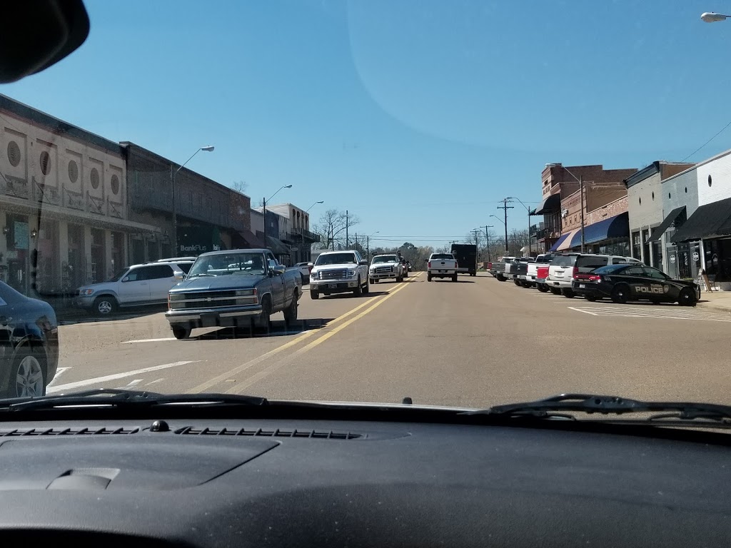 Blue Rooster | restaurant | 344 1st St, Flora, MS 39071, USA | 6018793289 OR +1 601-879-3289