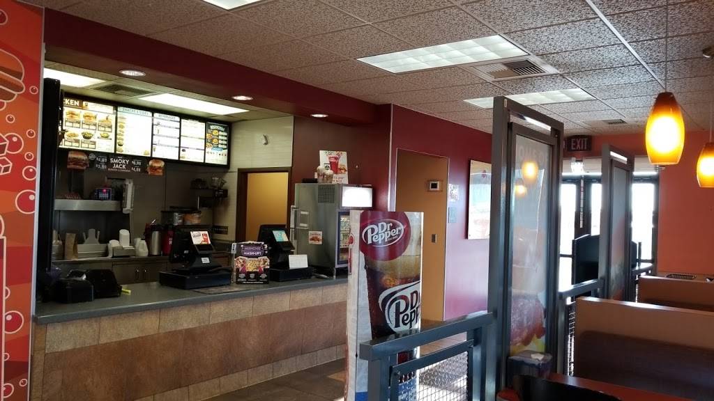 Jack in the Box | restaurant | 2443 W Ave I, Lancaster, CA 93536, USA | 6617263626 OR +1 661-726-3626