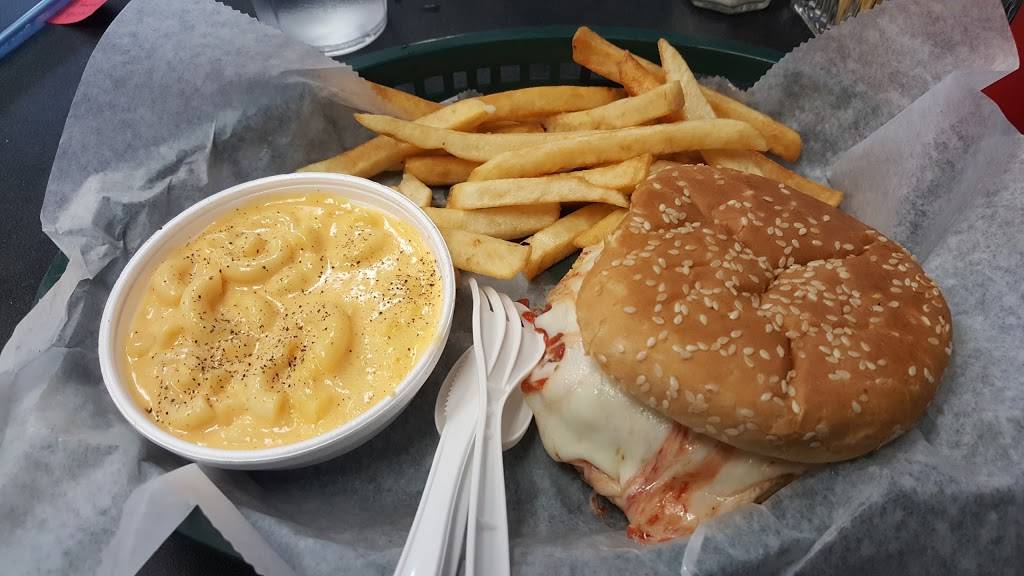 Classic Diner | restaurant | 301 N Main St, Tarboro, NC 27886, USA | 2528233303 OR +1 252-823-3303