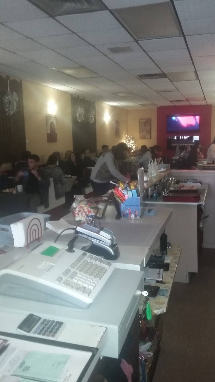 Old Town Grill | restaurant | 9845 Tecumseh Rd E, Windsor, ON N8R 1A5, Canada | 5197357888 OR +1 519-735-7888