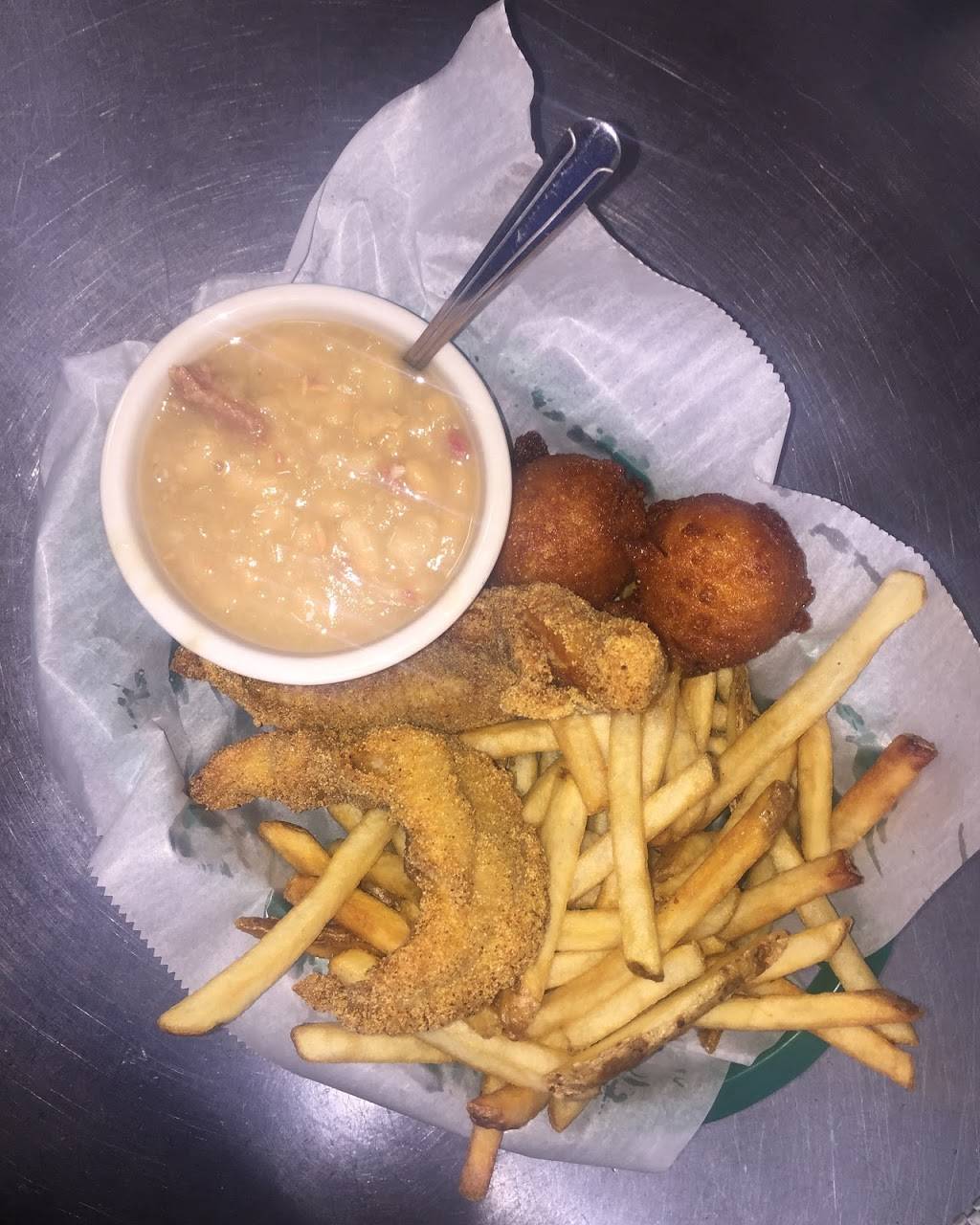 Oak Tree Grille | restaurant | 865 Buchanan Resort Rd, Springville, TN 38256, USA | 7316428810 OR +1 731-642-8810