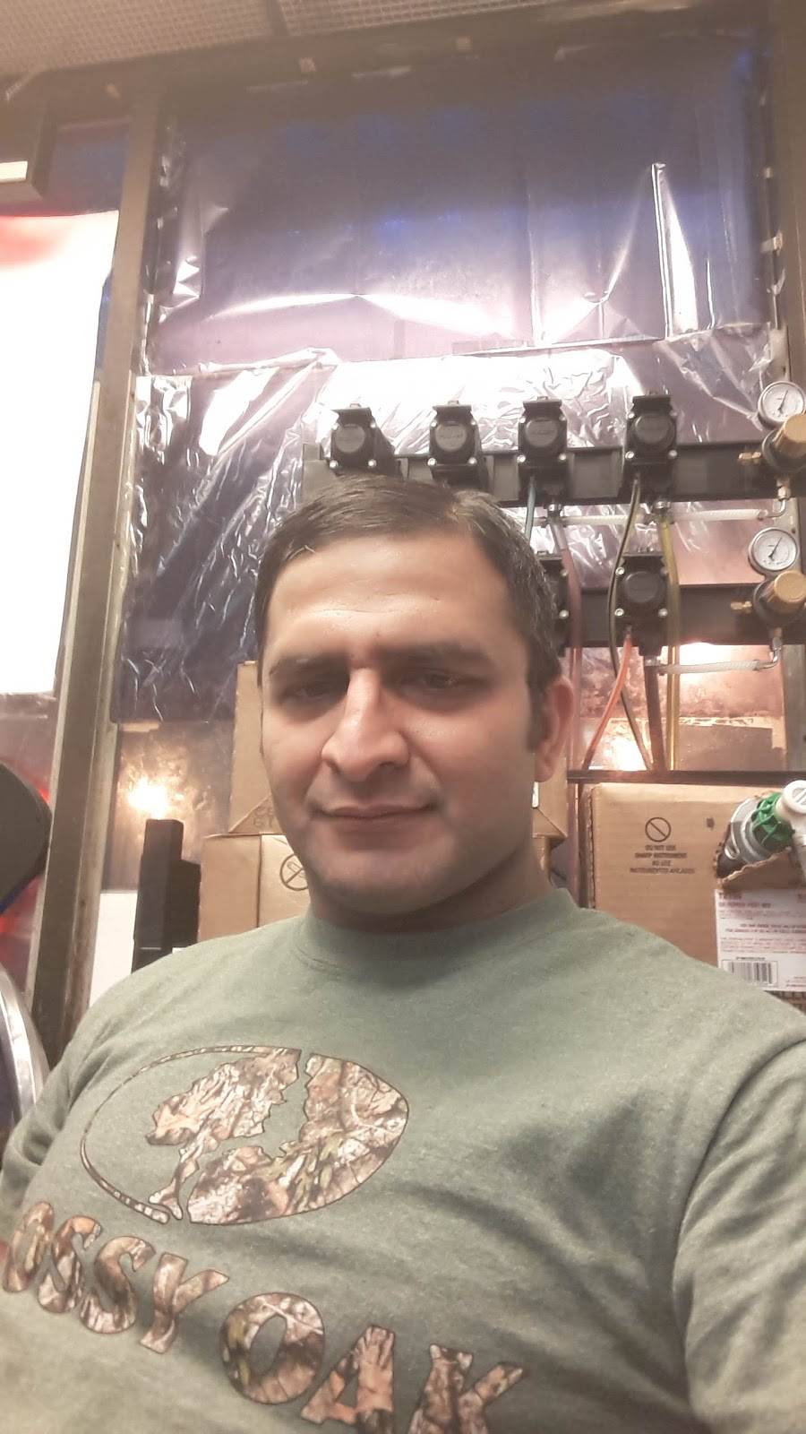 Judys Red Hots | restaurant | 4812 W Lisbon Ave, Milwaukee, WI 53208, USA | 4144477570 OR +1 414-447-7570