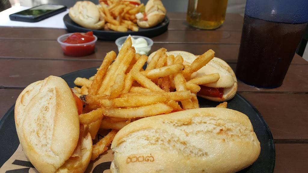 100 Montaditos | restaurant | 1401 Brickell Ave, Miami, FL 33131, USA | 7864093107 OR +1 786-409-3107