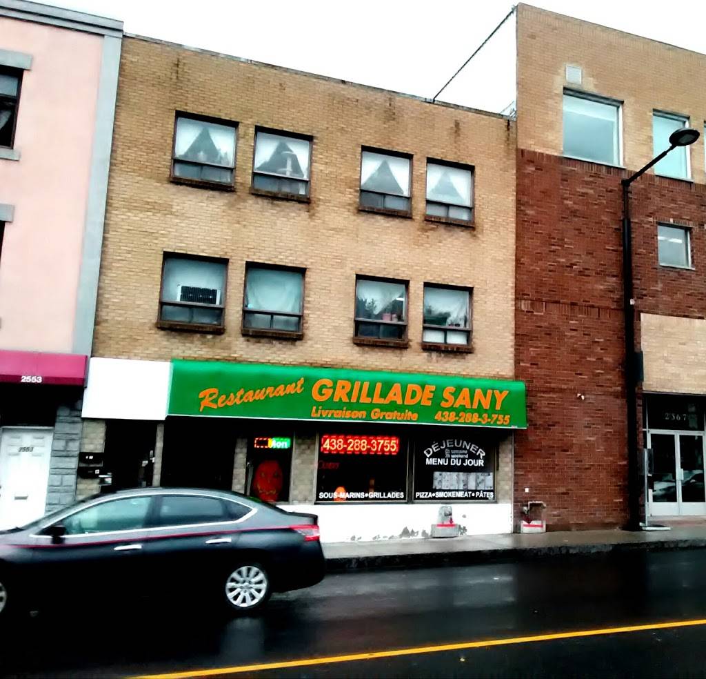 Poutine En Folie | restaurant | 2563 Rue Ontario E, Montréal, QC H2K 1W6, Canada | 4383832221 OR +1 438-383-2221