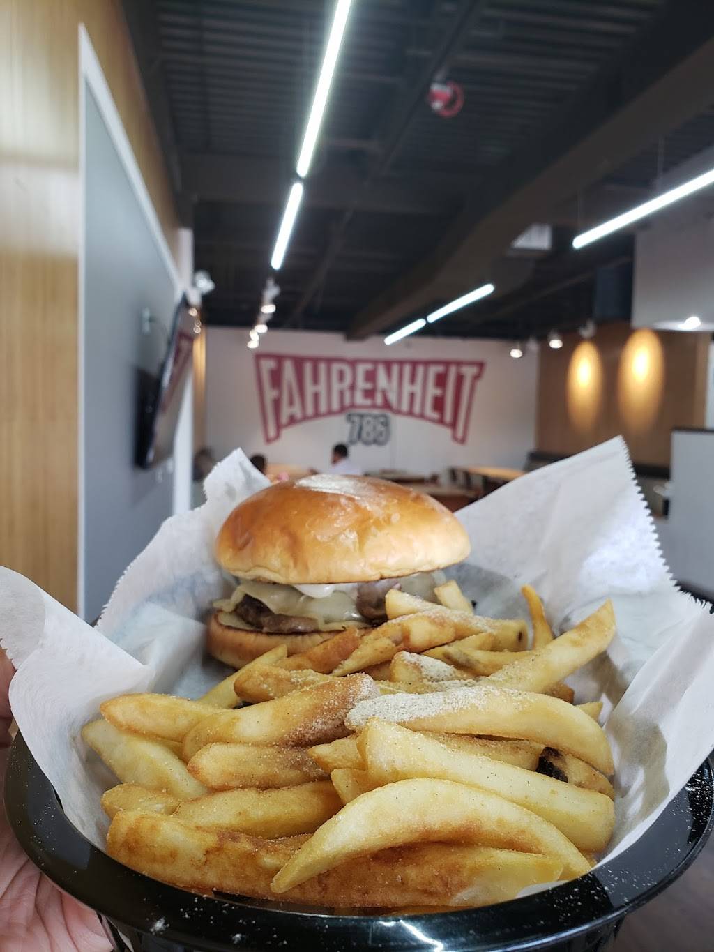 Fahrenheit 786 | restaurant | 136 E Army Trail Rd, Glendale Heights, IL 60139, USA | 8474665705 OR +1 847-466-5705