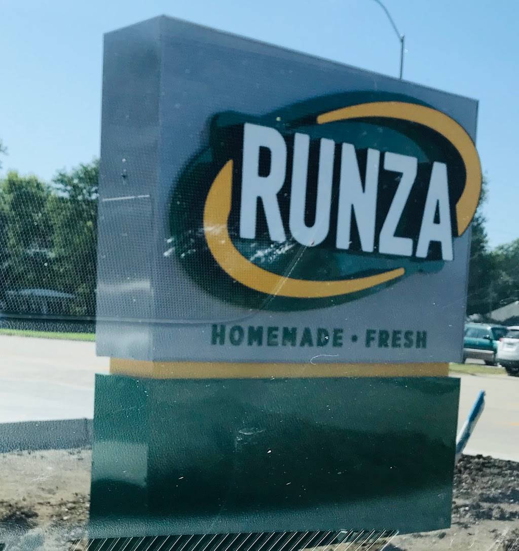 Runza Restaurant | restaurant | 112 South Hwy 6, Milford, NE 68405, USA | 4027612060 OR +1 402-761-2060