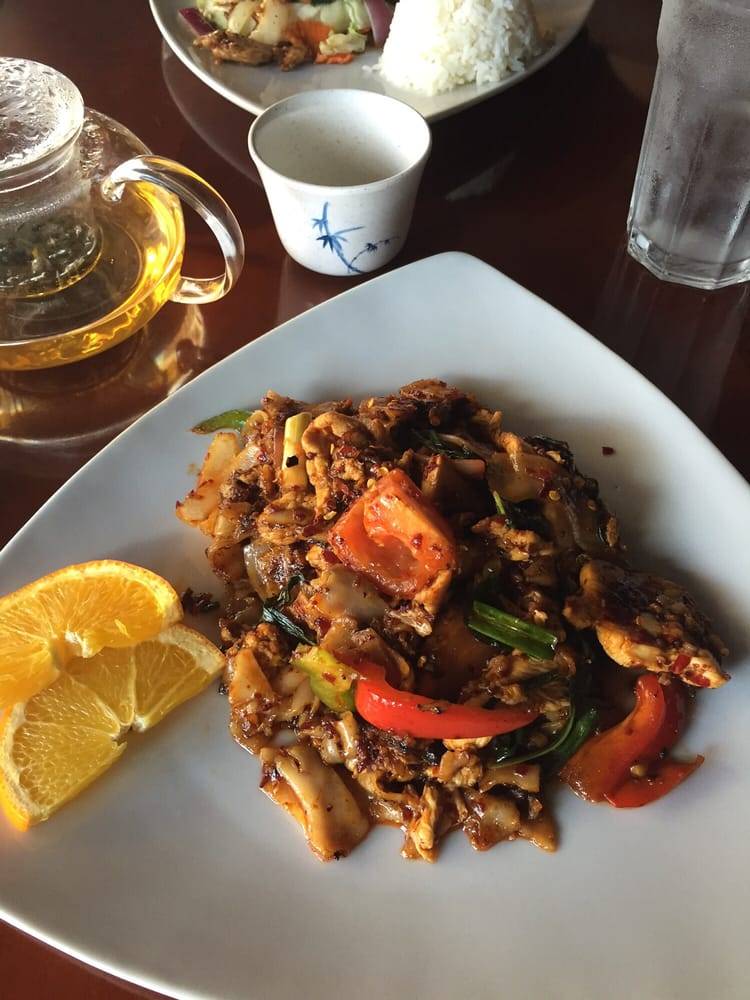 Mekong Thai Restaurant & Bar | restaurant | 9 Union St N #100, Concord, NC 28025, USA | 7042623322 OR +1 704-262-3322