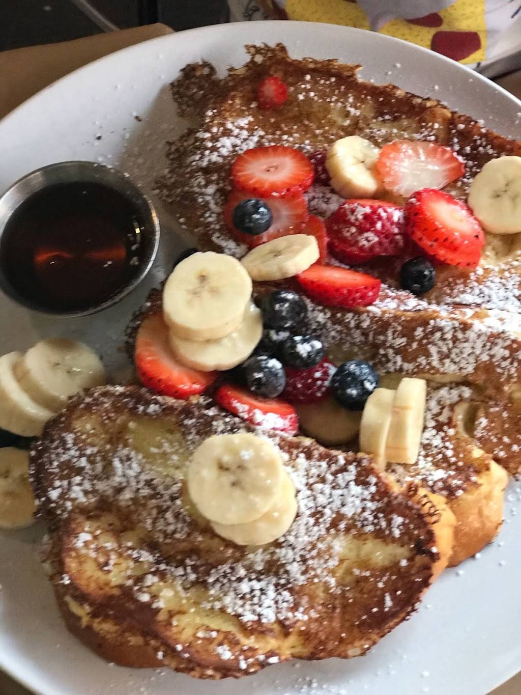 Effys Cafe | restaurant | 104 W 96th St, New York, NY 10025, USA | 2122806200 OR +1 212-280-6200