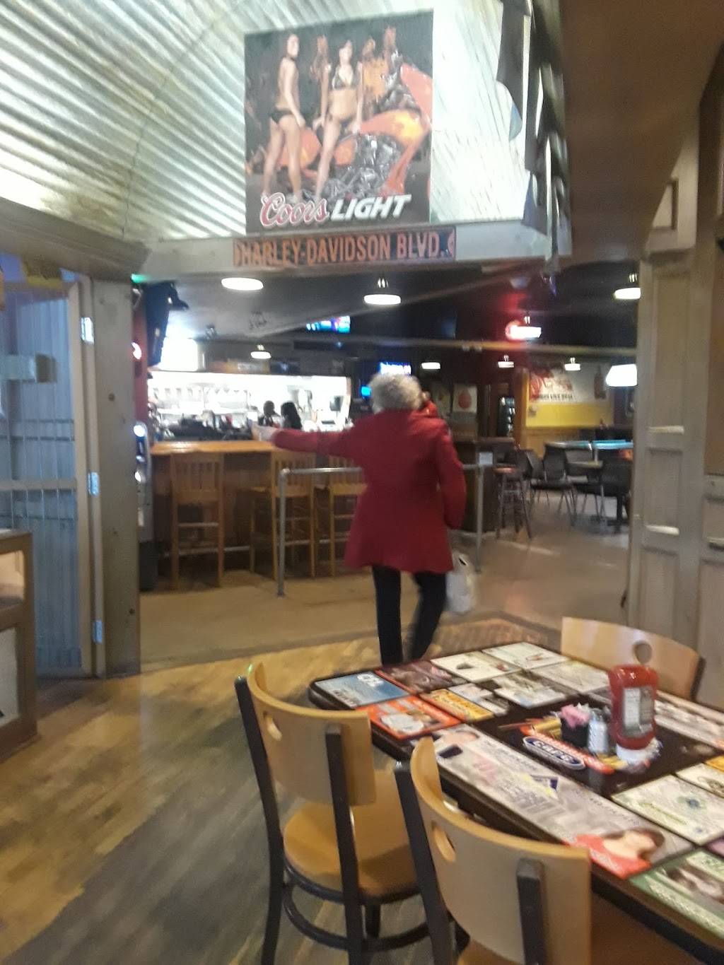 Thunder Roadhouse Cafe | restaurant | 900 W Memorial Rd, Oklahoma City, OK 73114, USA | 4057526073 OR +1 405-752-6073