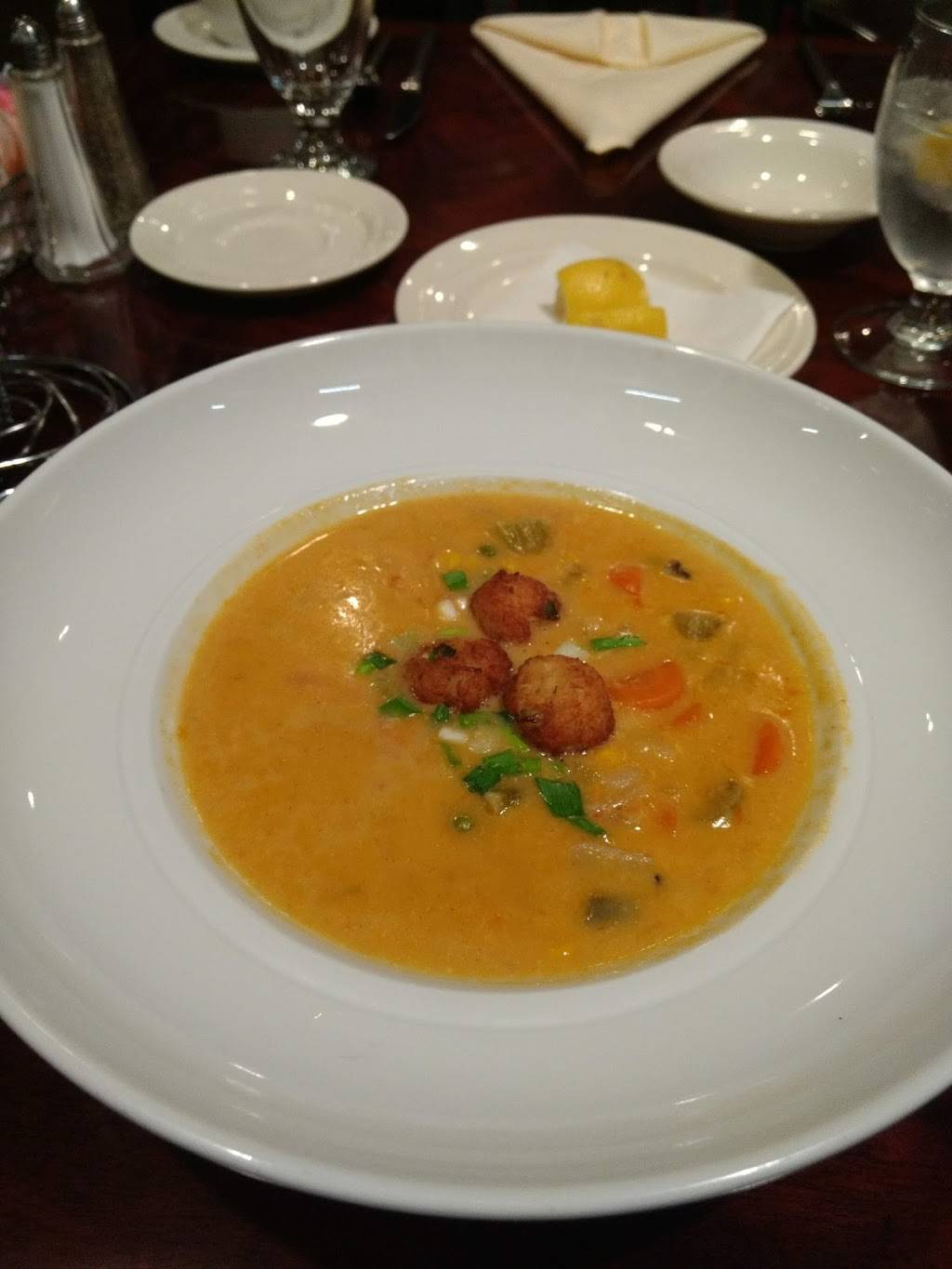 Chartwell Grill | night club | 1914 Connecticut Ave NW, Washington, DC 20009, USA | 2027972000 OR +1 202-797-2000