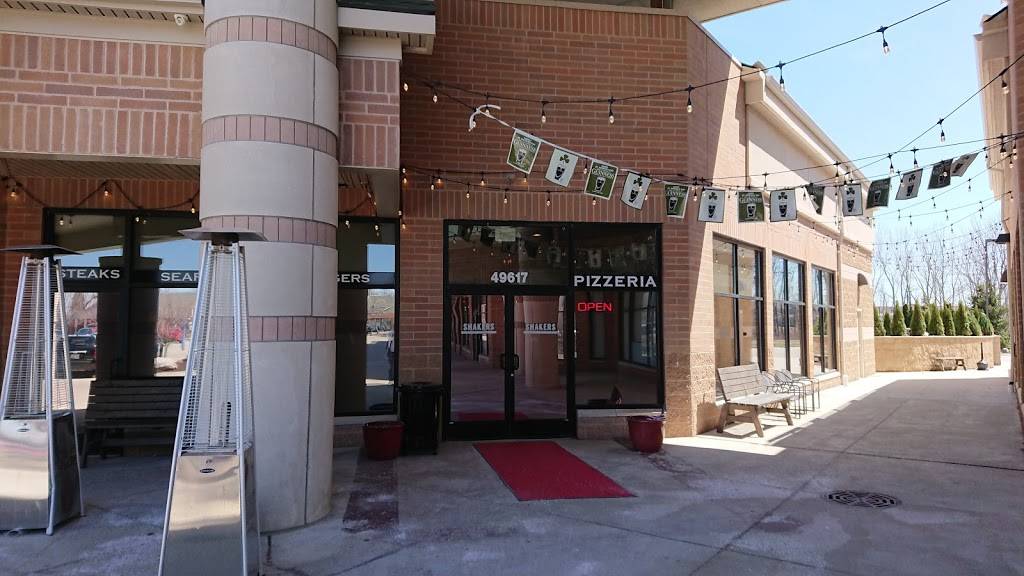 Shakers Bar and Grill | restaurant | 49617 Grand River Ave, Wixom, MI 48393, USA | 2487737927 OR +1 248-773-7927