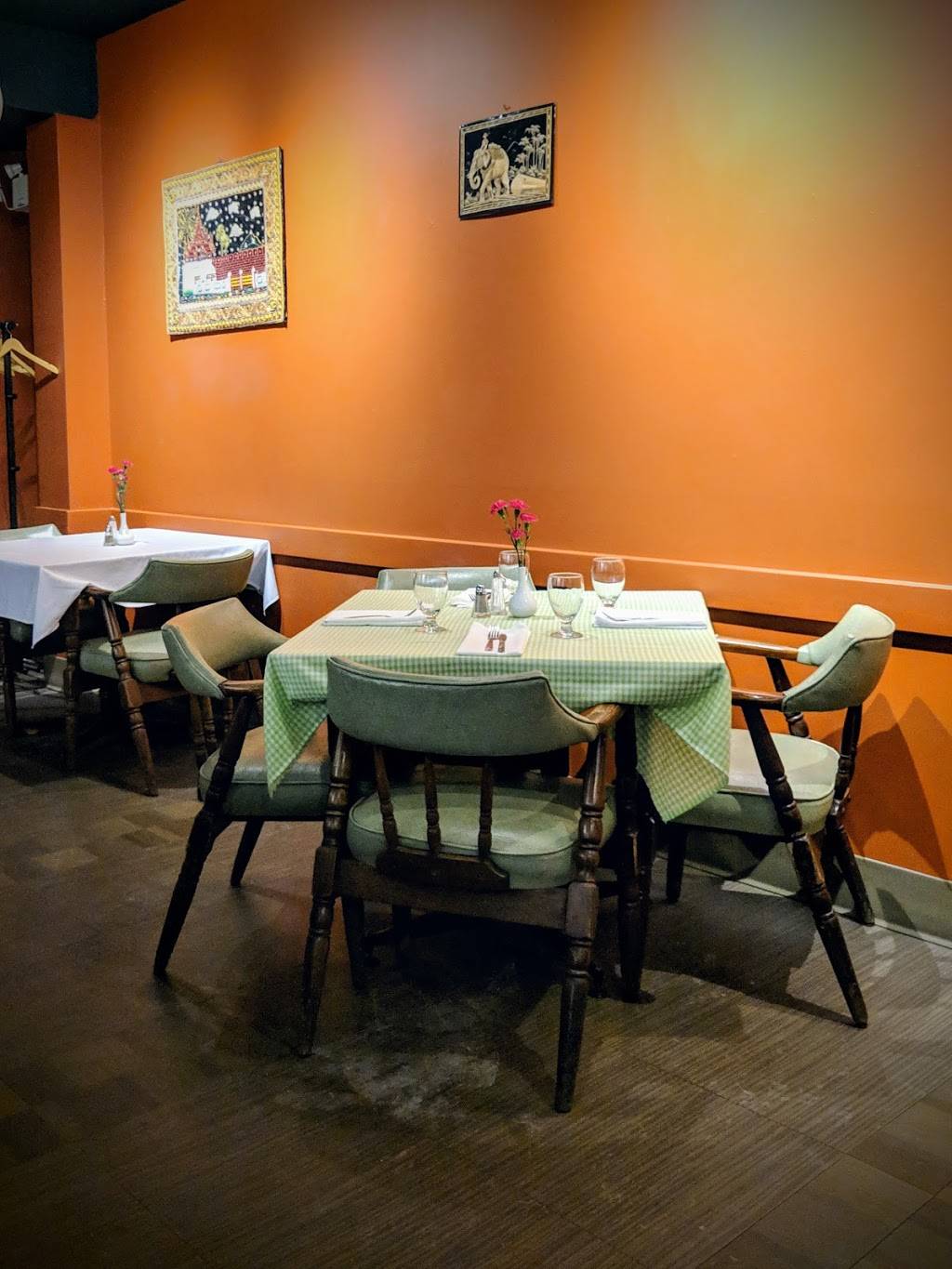 Rangoon Restaurant | restaurant | 634 Somerset St W, Ottawa, ON K1R 5K4, Canada | 6136808821 OR +1 613-680-8821